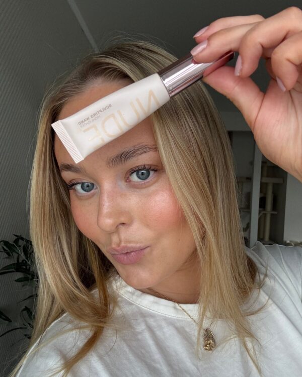 Sunrise Glow – Nude Beauty highlighter-stick