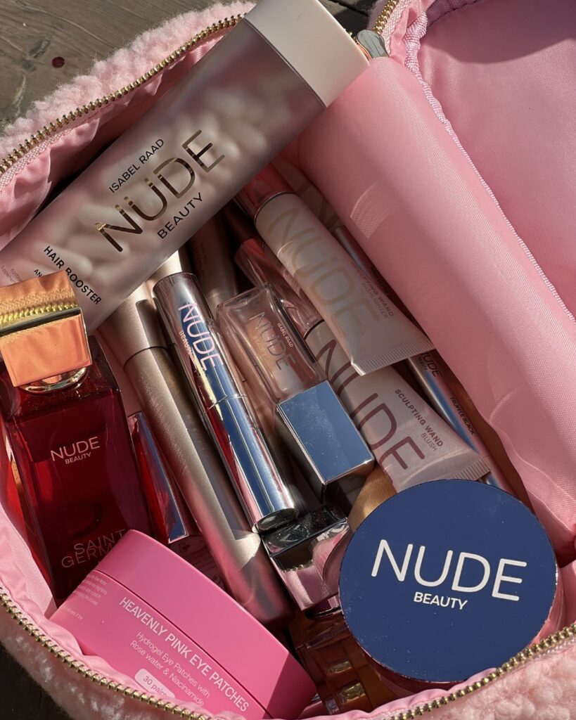 Nude Beauty Teddy Pink – praktisk sminkepose
