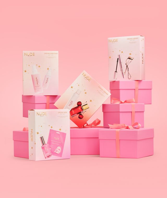nude beauty xmas gift sets gruppebilde hero banner mobile